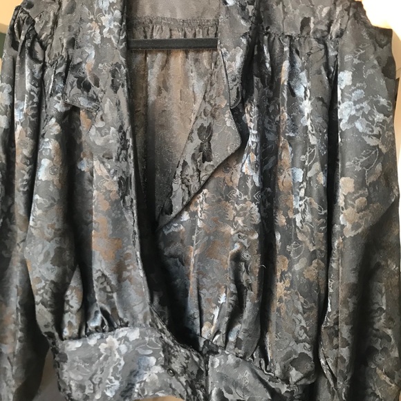 Beautiful Black Floral Blouse - Picture 2 of 6